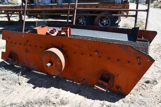 Vibratory screen frame