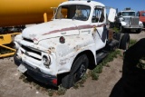 International R-170 truck