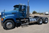 2007 Mack CHN613 day cab semi
