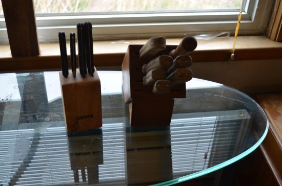 Assortment of kitchen knives