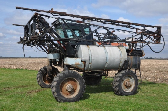 Hagie 284 self-propelled sprayer