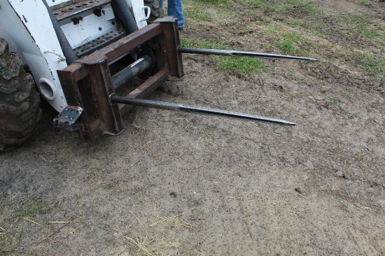 2-prong bale spear