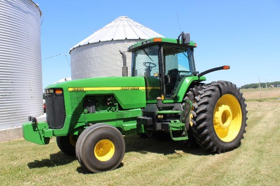 1997 John Deere 8200 2wd tractor