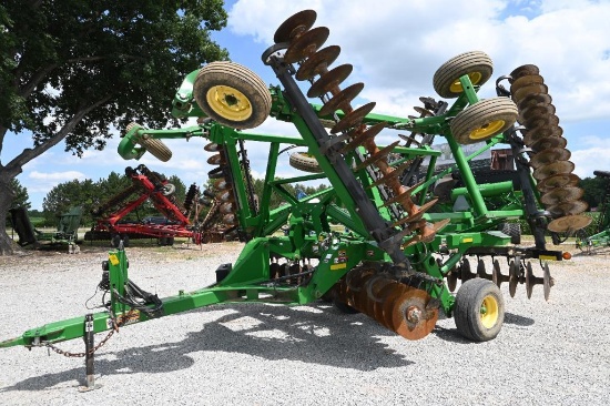 2013 John Deere 2623 30'8" disk