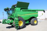 2017 John Deere S680 4wd combine