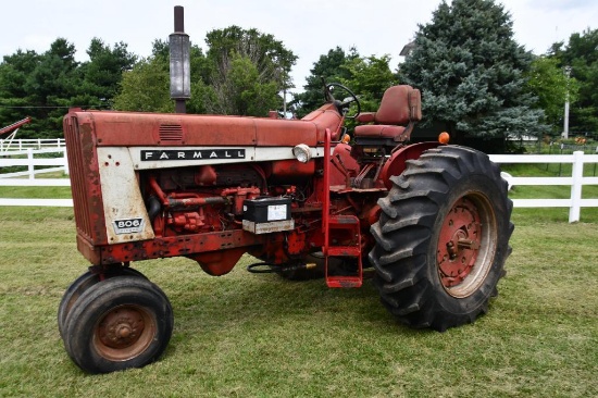 International Farmall 806 2wd tractor