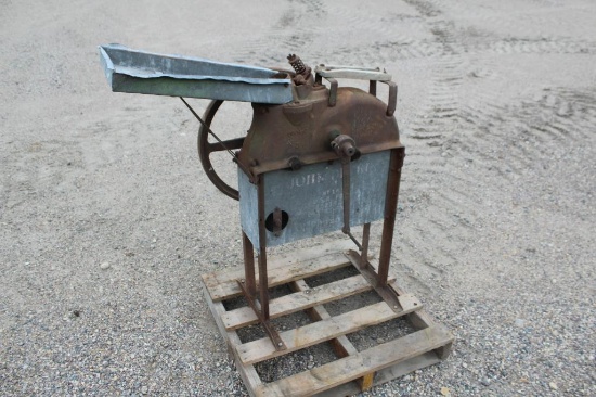 John Deere 1B hand corn sheller