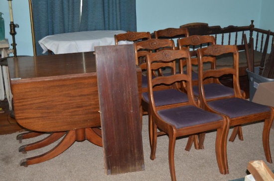 Duncan Phyfe style table with 6 chairs & 2 leaves