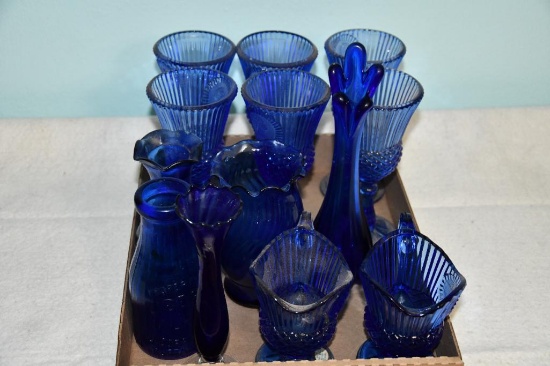 Quantity of blue glass