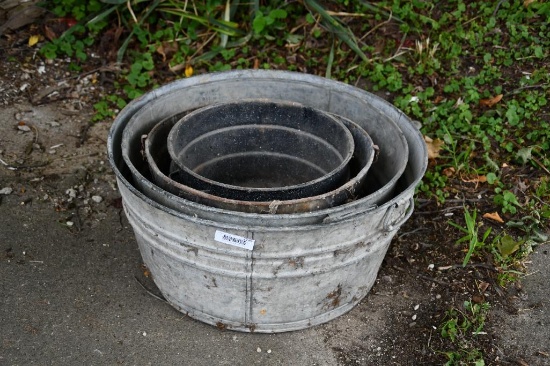 Nice selection of galv. Washtubs