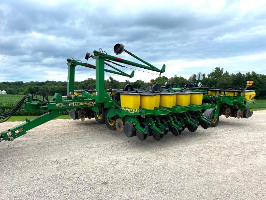John Deere 1780 16/31 planter