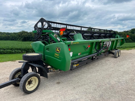 2003 John Deere 630F 30' HydraFlex platform w/trailer