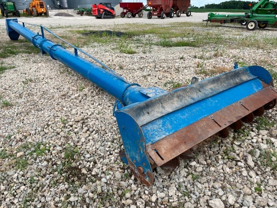 Tractor mounted auger for grain flat storage