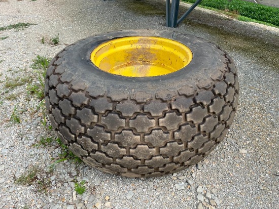 30.5-32 tire on rim