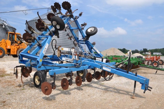 DMI Nutri-Placr 4250 15-knife NH3 applicator