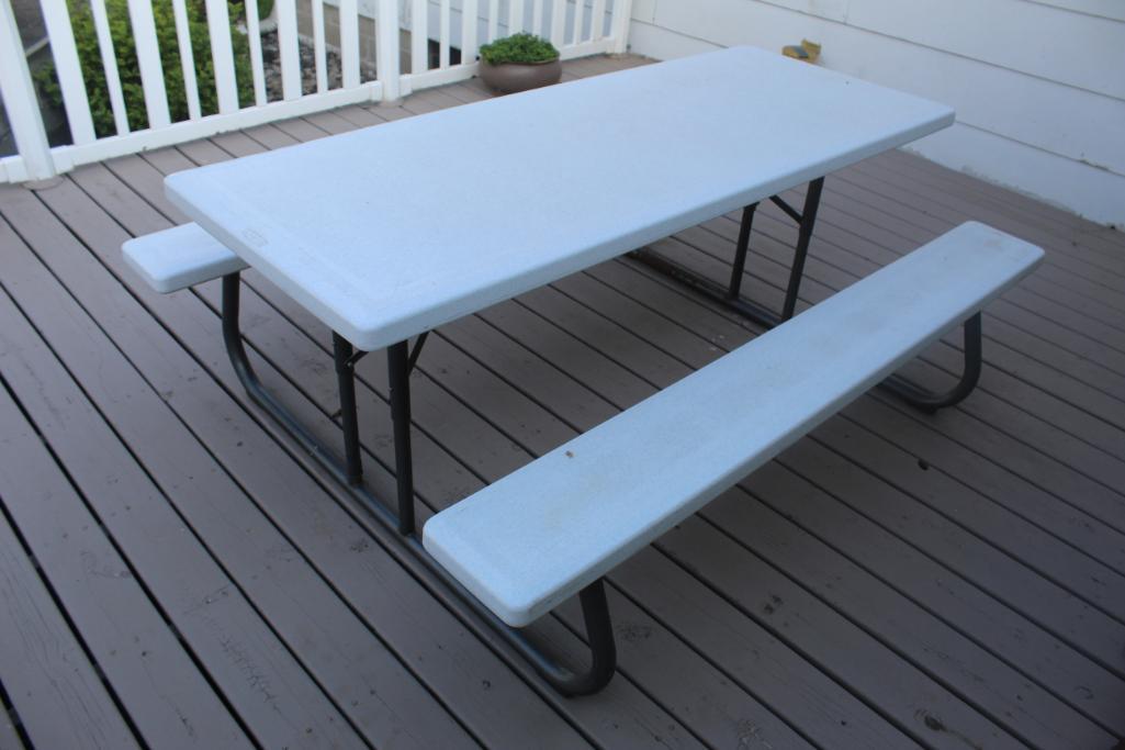 6' Folding Rubbermaid picnic table Proxibid