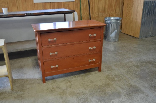 Vintage 3-drawer dresser