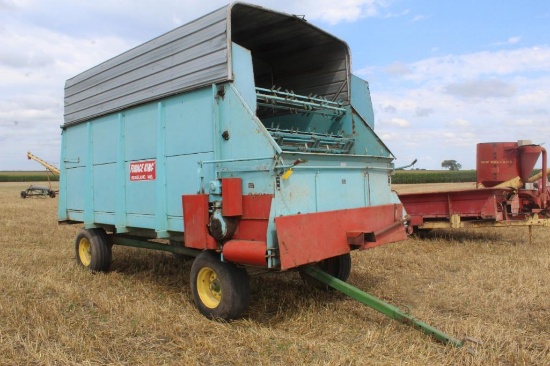 Forage King 14' Silage Box on JD 1075 Gear