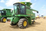 John Deere 6620 Turbo Combine