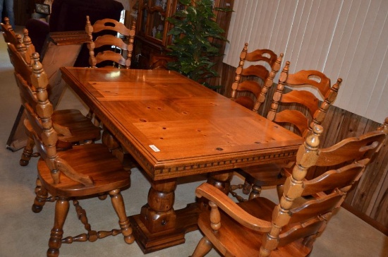 Broyhill dining room table w/ 6 chairs, (2) 17" leaves & matching china cabinet (please note,