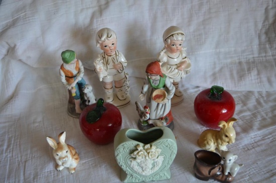 Figurines & glass fruits