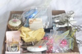 Quantity of costume jewelry to include necklaces