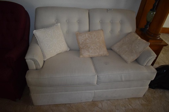 2-Coushion upholstered love seat