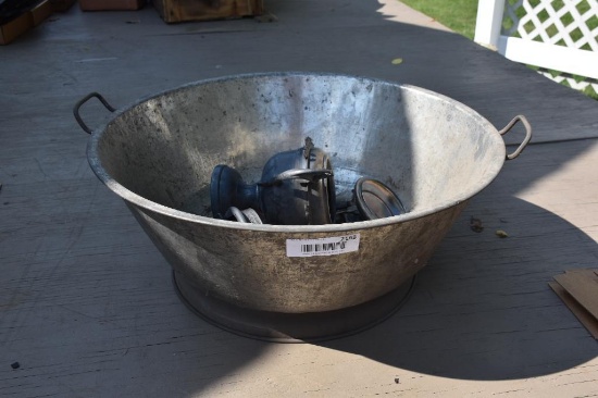 Child's wash tub & plated items