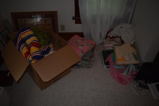 Quantity of linens & quilts