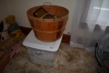Tote of linens & vintage Arvin radio