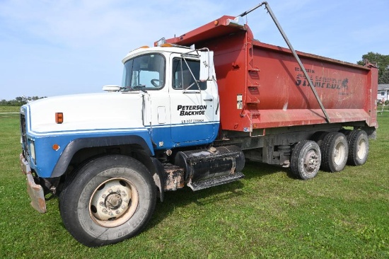 1998 Mack RD690S dump truck