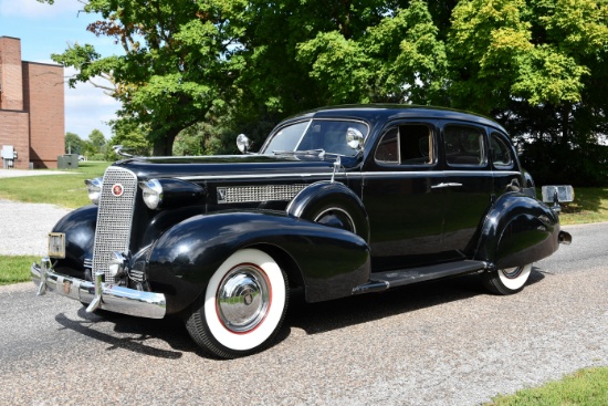 1937 Cadillac 4dr sedan