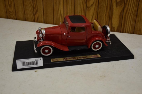 1932 Ford 3-Window diecast car with stand
