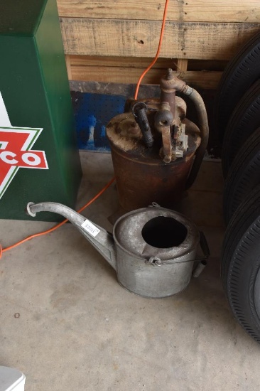 Watering can and oil lubester