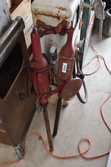 (2) lubester pumps