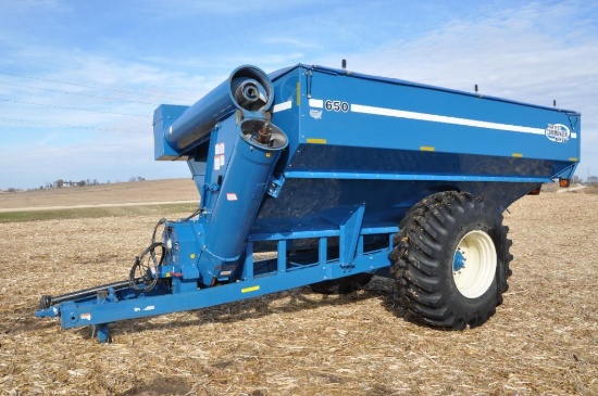 2004 Kinze 650 grain cart
