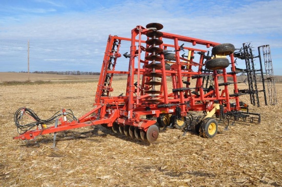 2010 Krause 6200 24' soil finisher