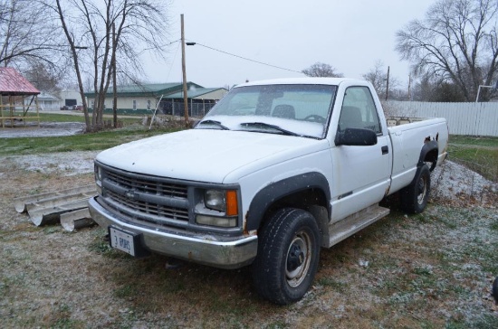 2000 Chevrolet 2500 4WD pickup truck