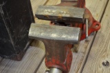 Bench vice