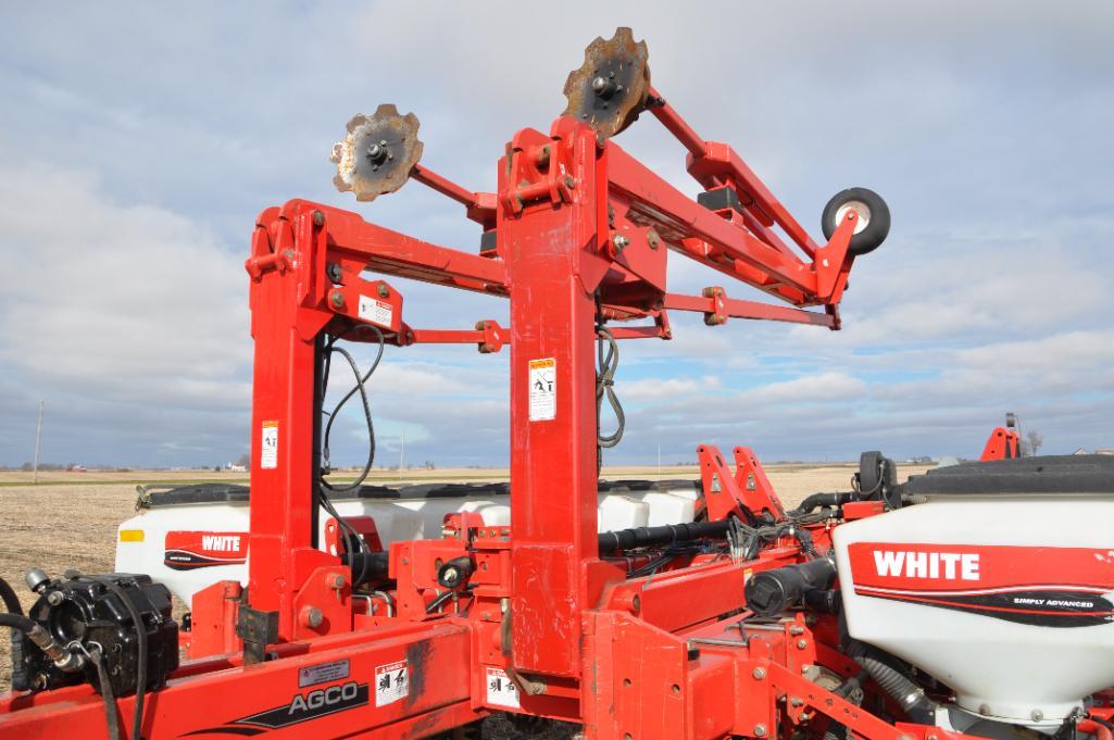 Agco White 8180 16 row 30