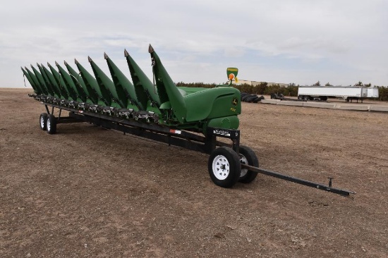 2014 John Deere 612C 12 row 30" corn head, sells w/Cimmarron 30' head cart