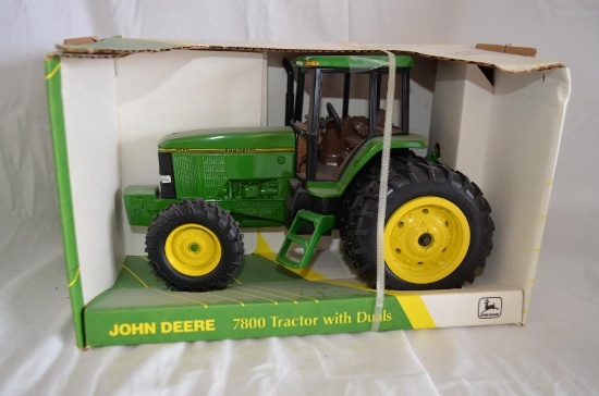 Ertl 1/16 scale John Deere 7800 tractor with MFWD and duals