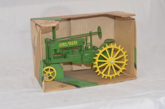 Ertl 1/16 scale 1934 John Deere Model A tractor
