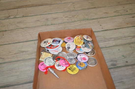 Collector buttons of local interest to include Threshers