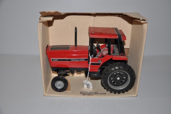 Ertl International 5088 1/16 scale toy tractor