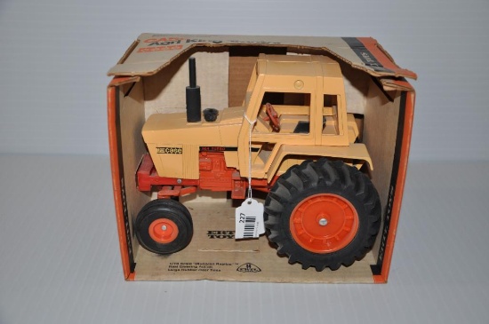 Ertl Case 1370 1/16 scale toy tractor