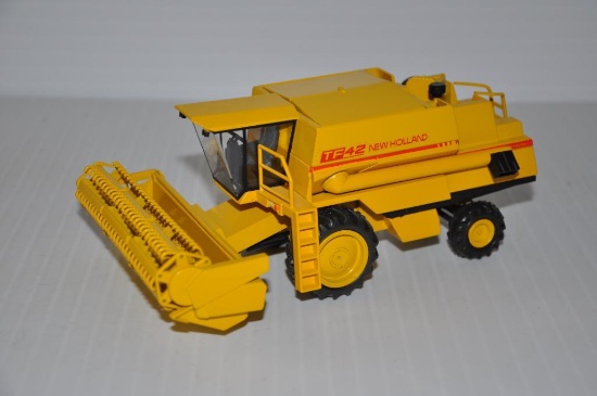 NZG New Holland TF42 toy combine