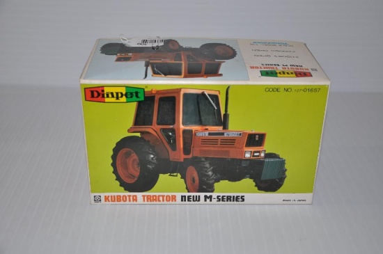 Diapet Kubota M7950 1/20 scale toy tractor