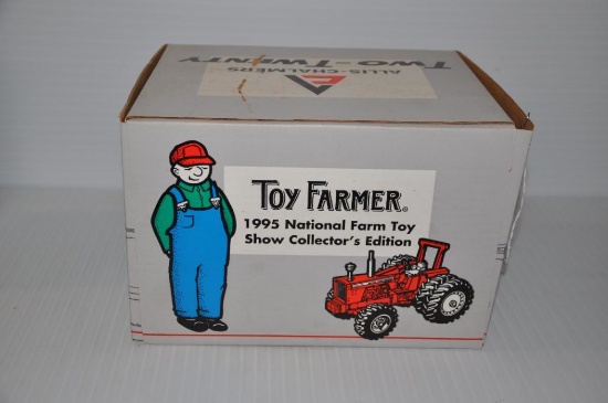 Toy Farmer Allis Chalmers 220 1/16 scale toy tractor