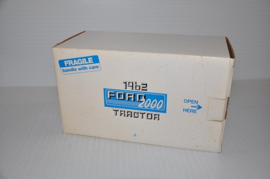 Ford 2000 1/16 scale toy tractor